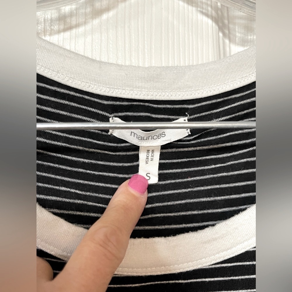 Maurice’s - Black with White Stripped T-Shirt Dress Size: Small - Picture 4 of 5